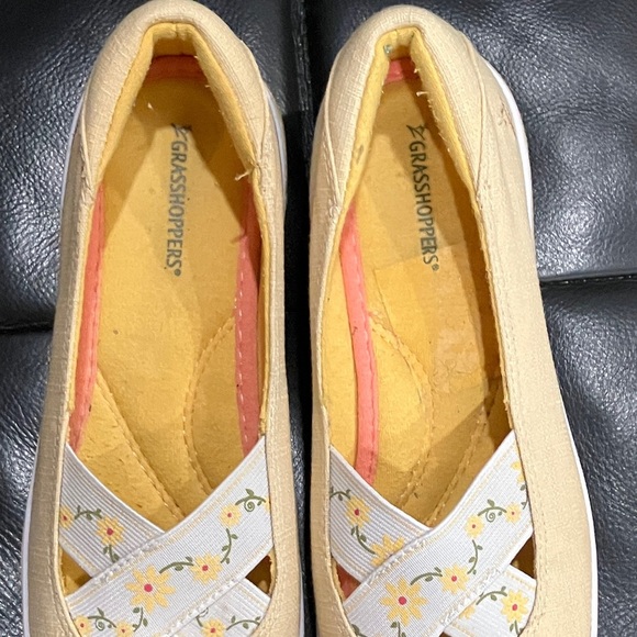 Grasshoppers size 7 women’s Beige Floral Slip-On low heeled shoe / Flats - Picture 12 of 15